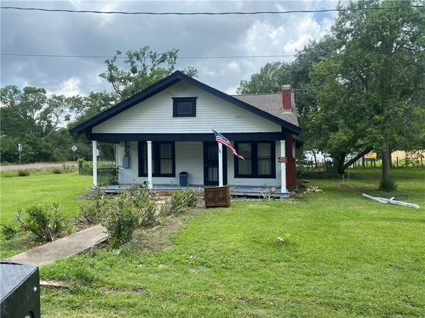 5225 Colorado St, Richards, TX 77873