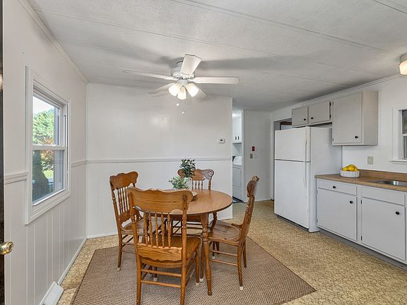 4th image of 28 Brooks Road Ext #28