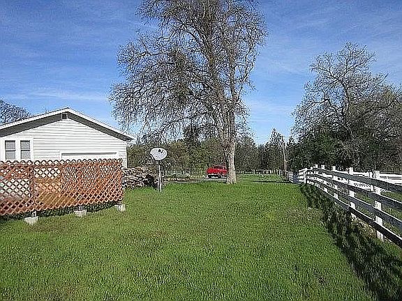 4th image of 21179 Hemlock St