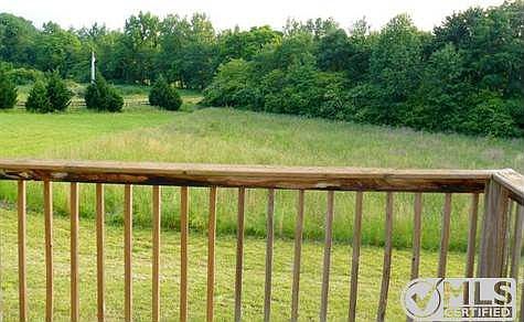 4th image of 32 Ridgeline Dr
