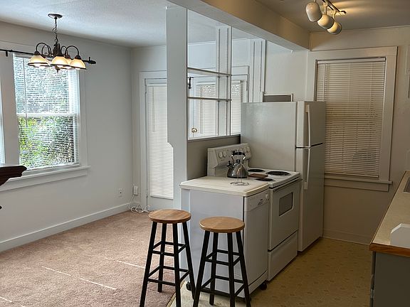 5th image of 5016 NE Wistaria Dr