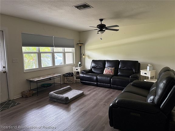 3rd image of 301 Jupiter Ave NW