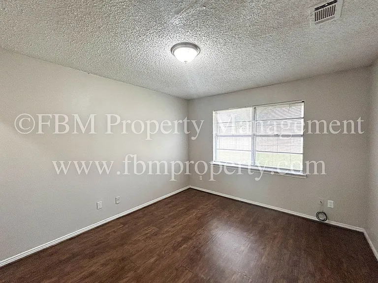 1603 S Hall St #A — Photo 12