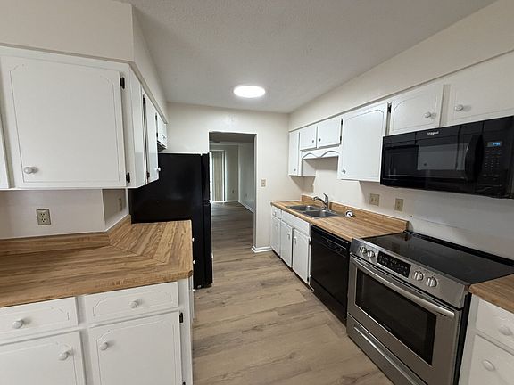 4th image of 912 Pineland Ave APT 51
