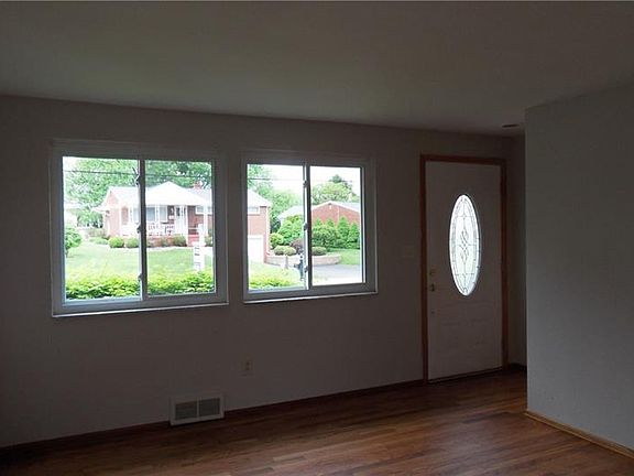 3rd image of 519 Bloomfield Dr