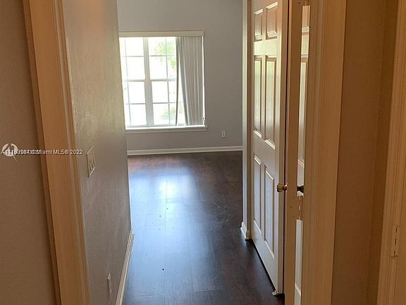 5th image of 1093 Woodfield Rd Unit 1093