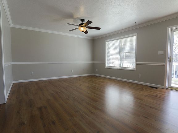 5th image of 226 Kay Springs Cir