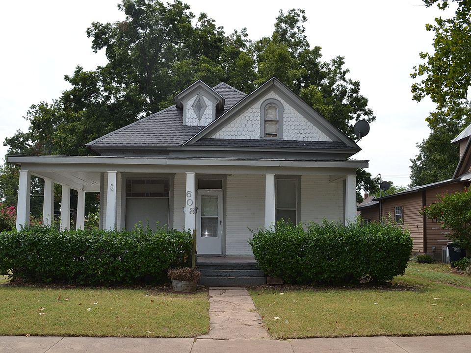 1st image of 608 W Oklahoma Ave