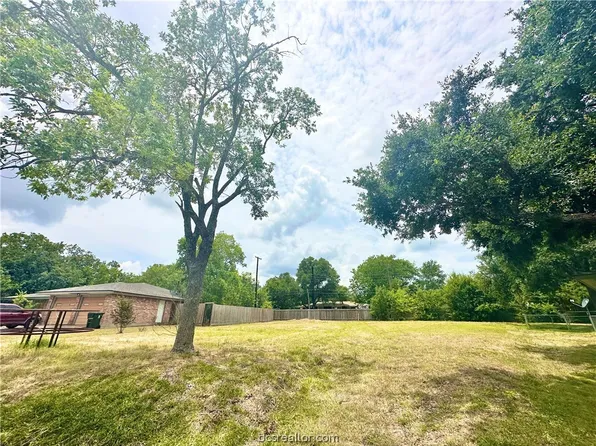 204 Fleetwood St, Bryan, TX 77801