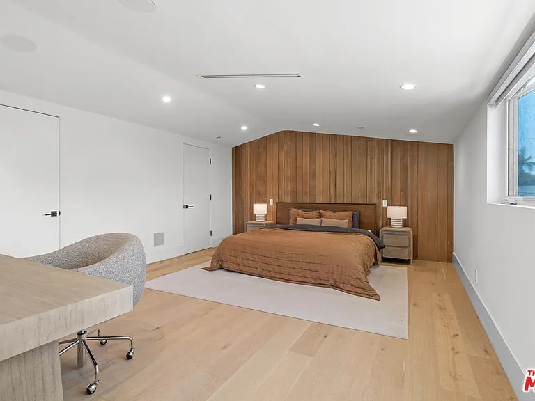 656 California Ave — Photo 18