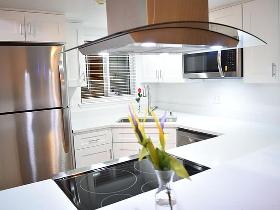4th image of 7378 W Lake Sammamish Pkwy NE #2-204