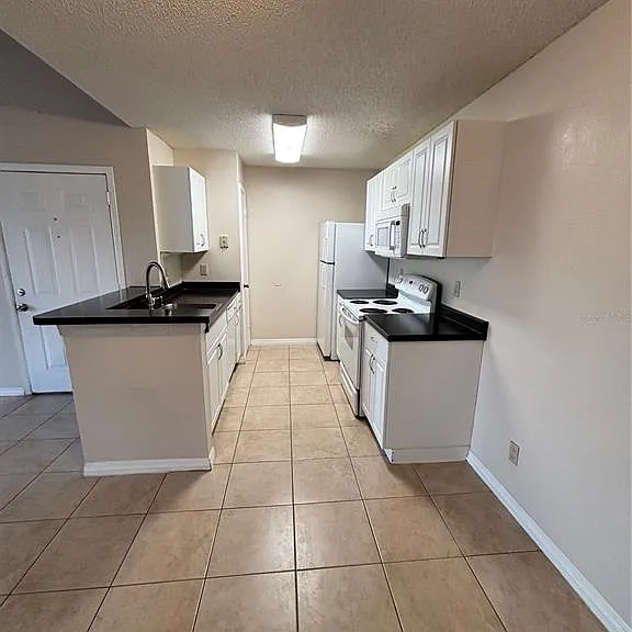 2030 Cascades Blvd #303 — Photo 5