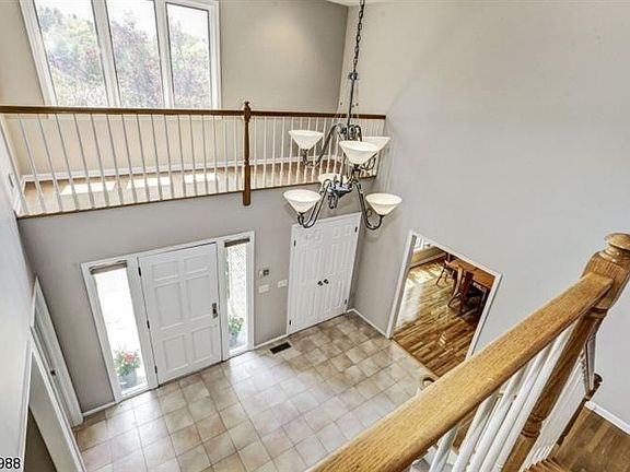 4th image of 29 Aspen Dr