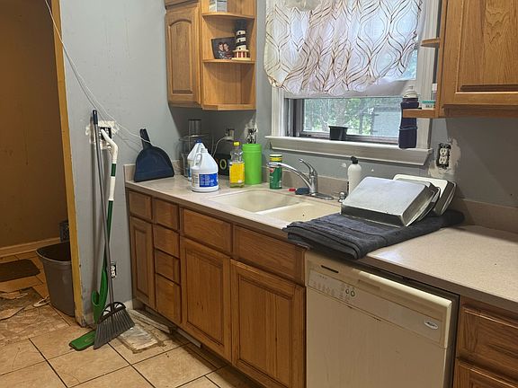 4th image of 544 Margrave Dr