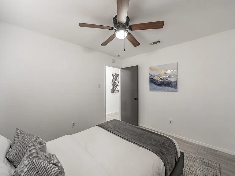 8901 Thompson Cir — Photo 34