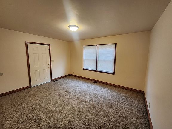 4th image of 1108 Hathaway Ave