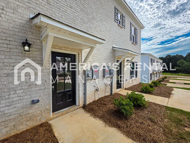 105 Park Dr S — Photo 6