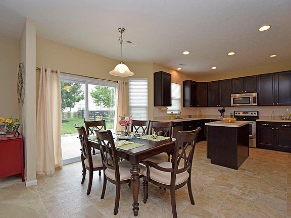 4th image of 398 Hennepin Dr