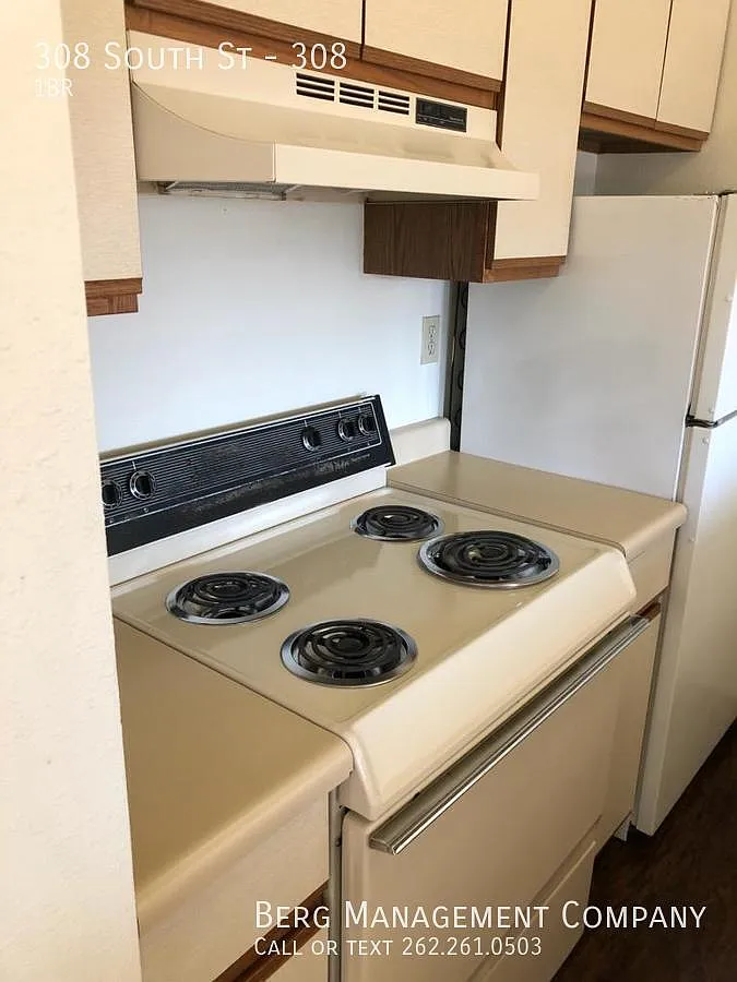 One Bedroom One Bath Loft Style Apartment — Photo 4