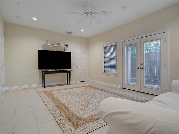 3rd image of 3022 Orchard Dr