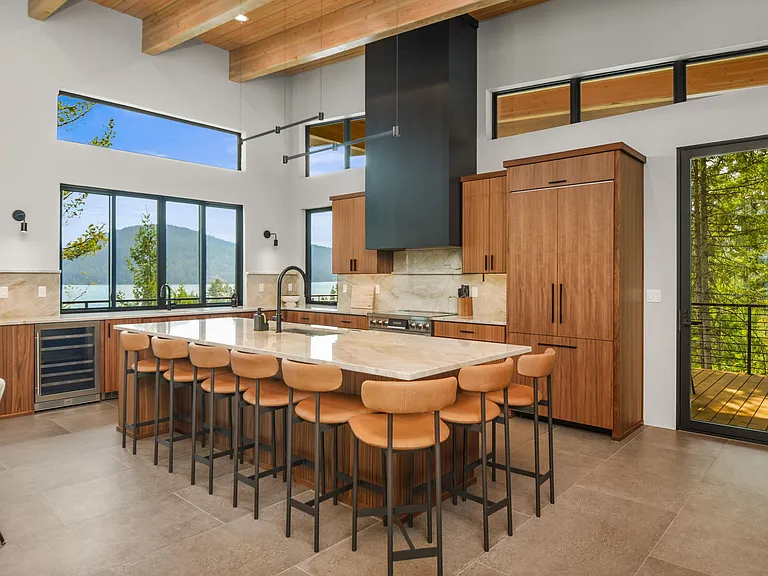 203 W Shoreline Ln — Photo 8