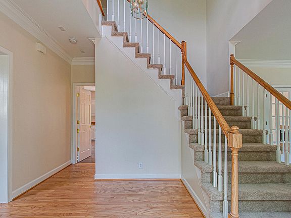 3rd image of 520 Welton Ct