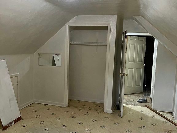 5th image of 4068 Prescott Ave