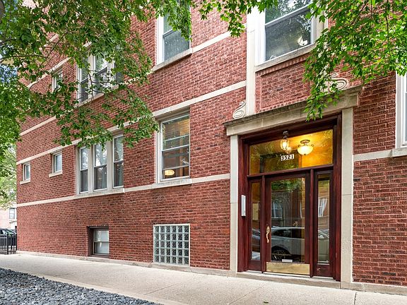 2nd image of 3521 N Lakewood Ave #2