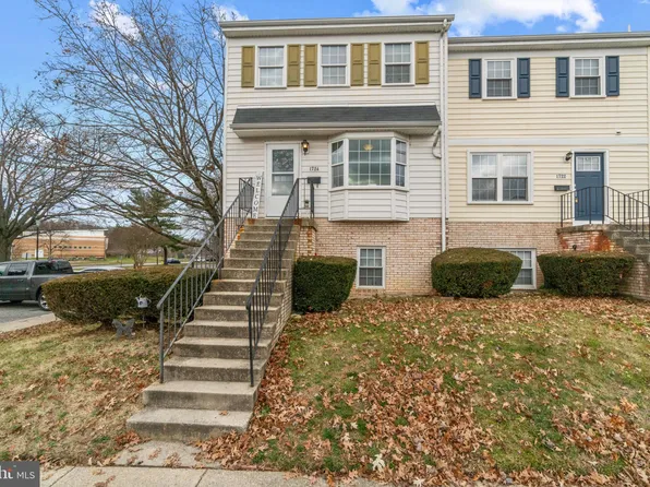 1724 E Bancroft Ln, Crofton, MD 21114