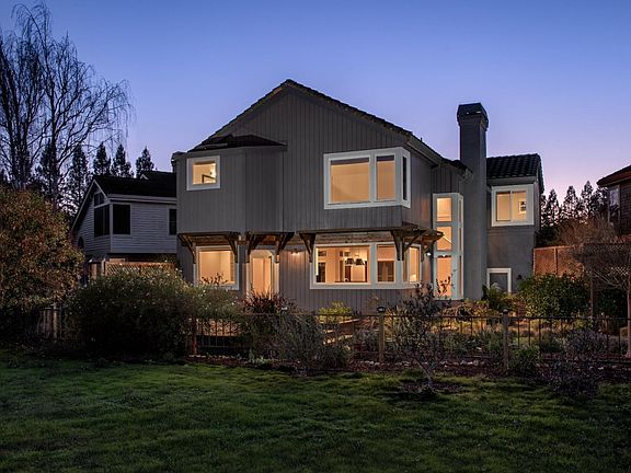 2nd image of 6 Arrowhead Court