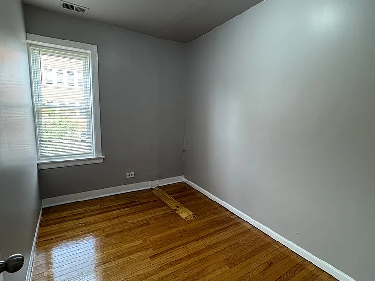 1617 W 78th St #2 — Photo 6