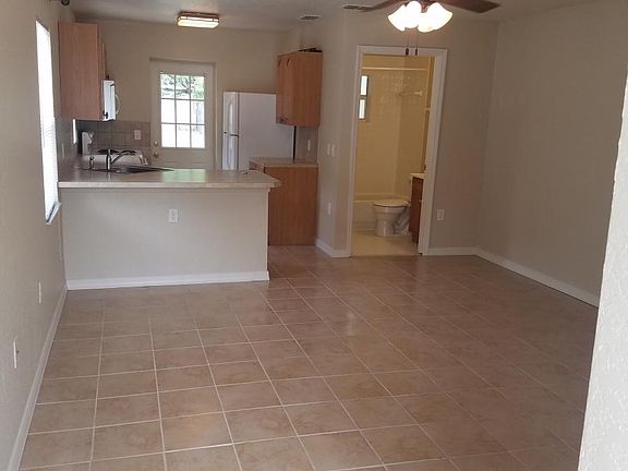 3rd image of 2411 S Shine Ave