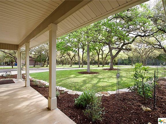 2nd image of 910 Willow Creek Cir