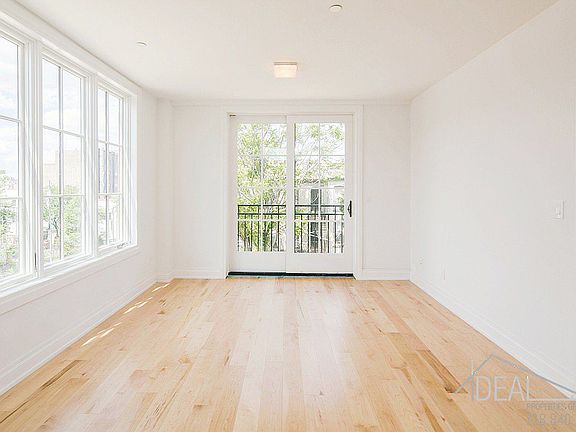 4th image of 203 9th St APT 8