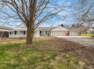 274 S Division St, Hesperia, MI 49421