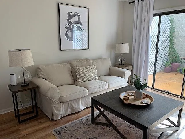 440 Park Ave — Photo 3