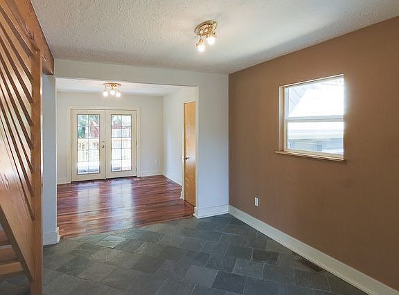 Entry to Kitchen