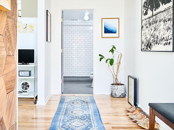 5th image of 2200 W 23rd St APT 1