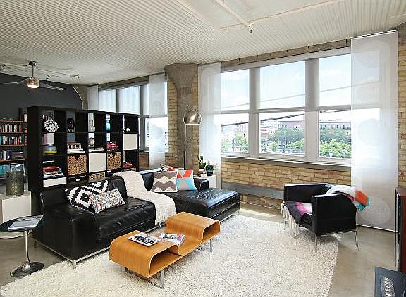 3rd image of 225 9th St E Unit 202