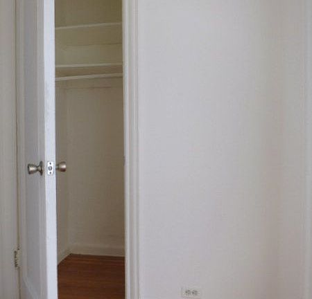 4th image of 41 Park Ter W APT E3