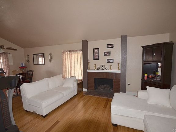 3rd image of 25913 Fir Ave