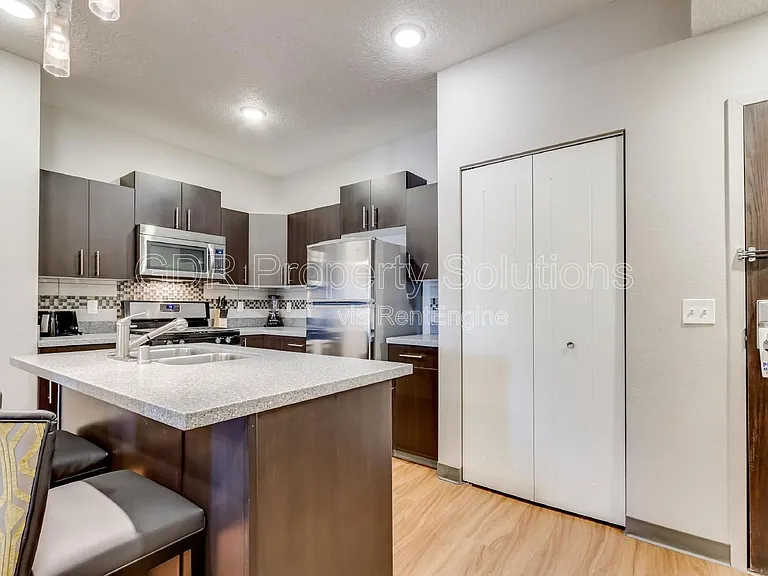 950 4th St NW #203 — Photo 6