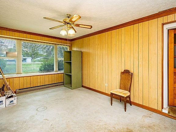 3rd image of 2618 Richmond Hwy