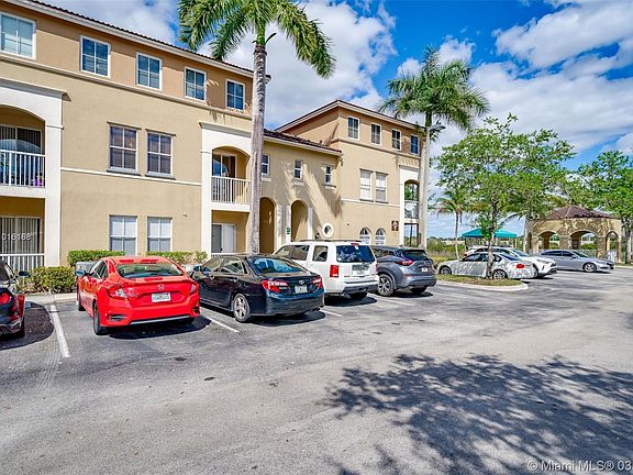 Home For Sale In COURTYARDS TWO