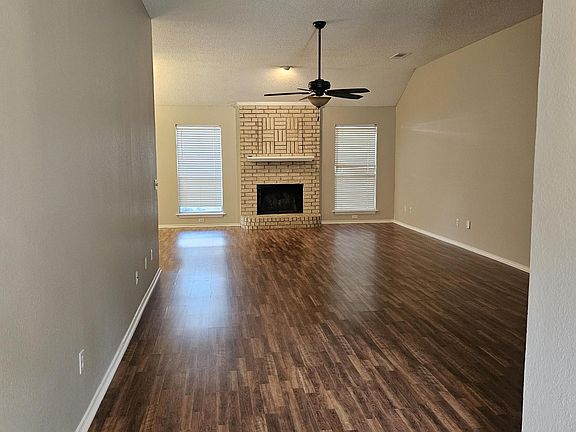 5th image of 812 Twin Creek Dr