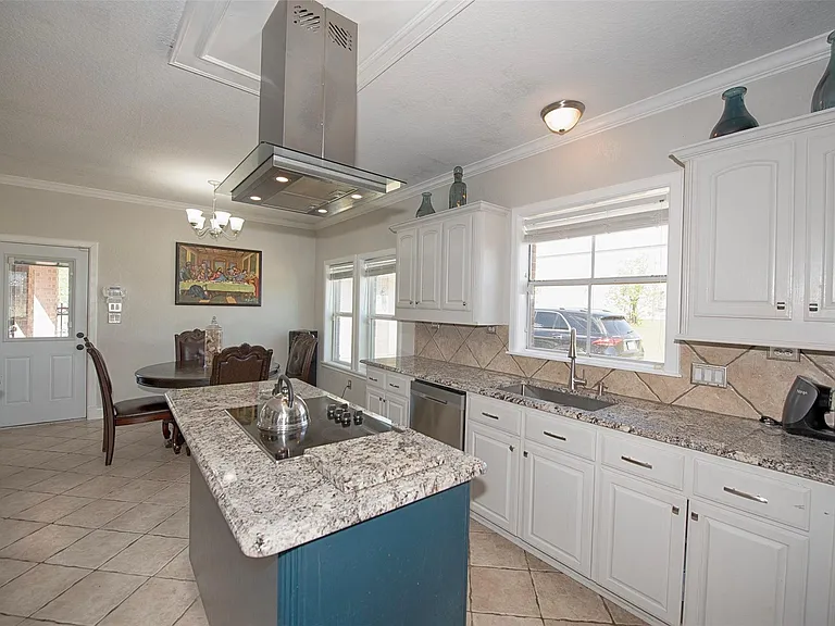 5722 Delany Rd — Photo 11