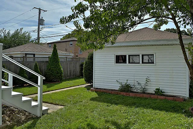 2140 Dobson St — Photo 16
