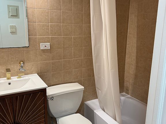 4th image of 250 W 100th St #817
