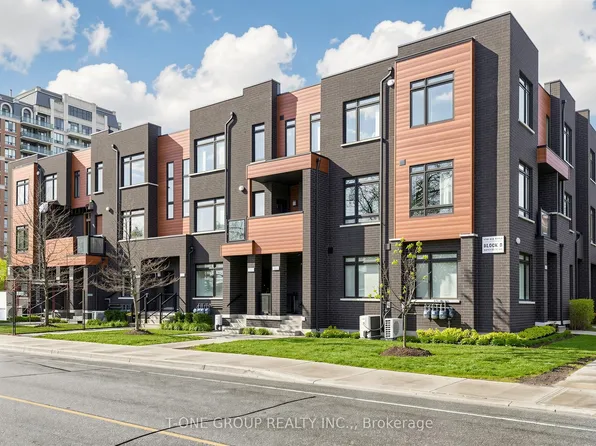 370 Red Maple Rd #106, Richmond Hill, ON L4C 6P5