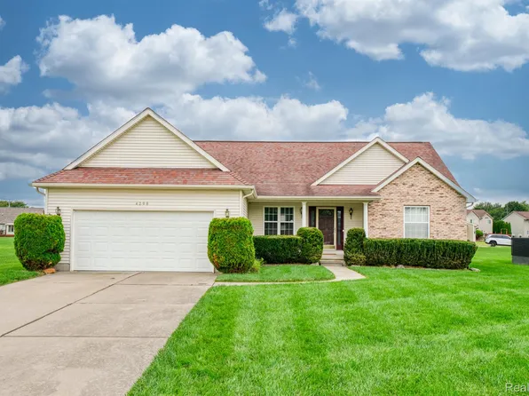 4298 Cayuga Trl, Flint, MI 48532